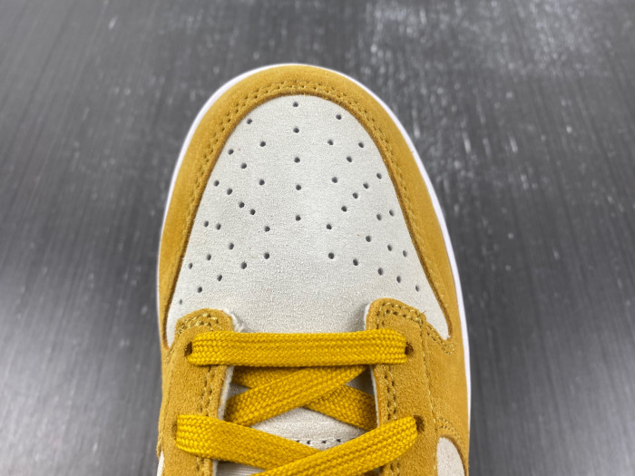 nike dunk low gold suede dv7411-200