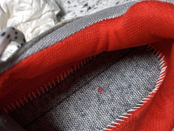 blcg triple s trainer  grey red 536737 w09oh 6151