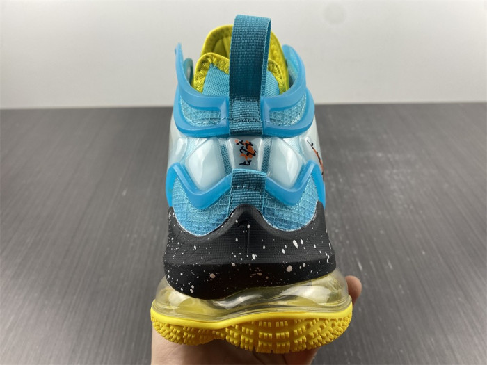 nike lebron 19 christmas - dc9338-400