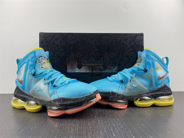nike lebron 19 christmas - dc9338-400