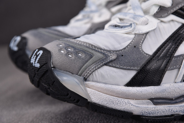 Ba*len*cia*ga -runner