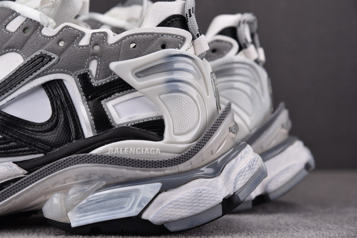 Ba*len*cia*ga -runner