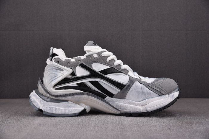 Ba*len*cia*ga -runner