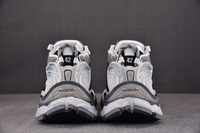 Ba*len*cia*ga -runner