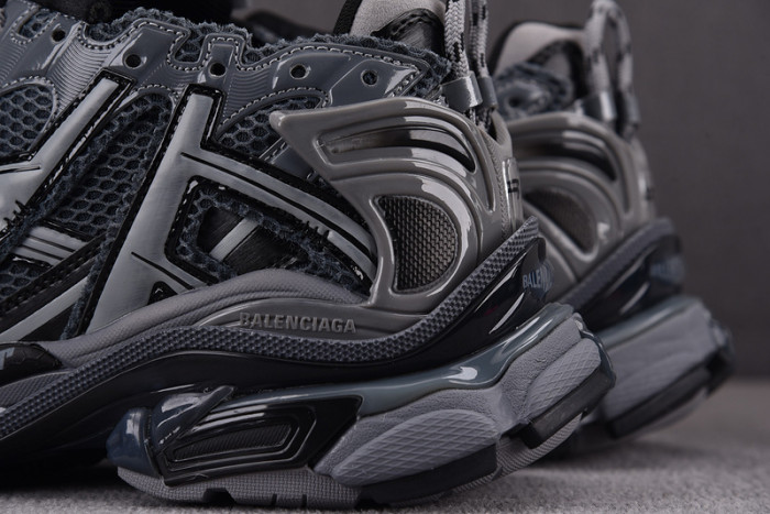 Ba*len*cia*ga -runner