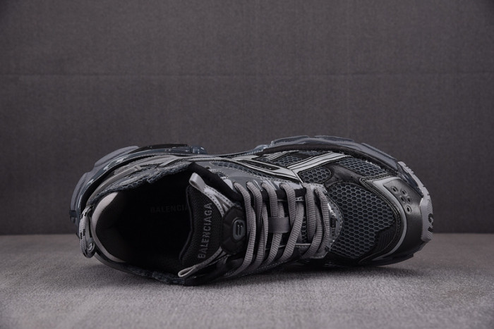 Ba*len*cia*ga -runner