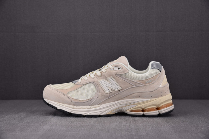 new balance 2002r‘calm taupe’ m2002rcc