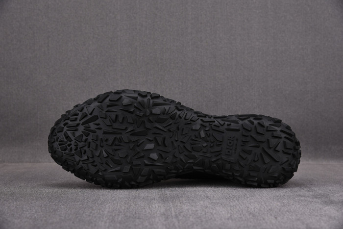 d10r b28  oblique high top sneaker