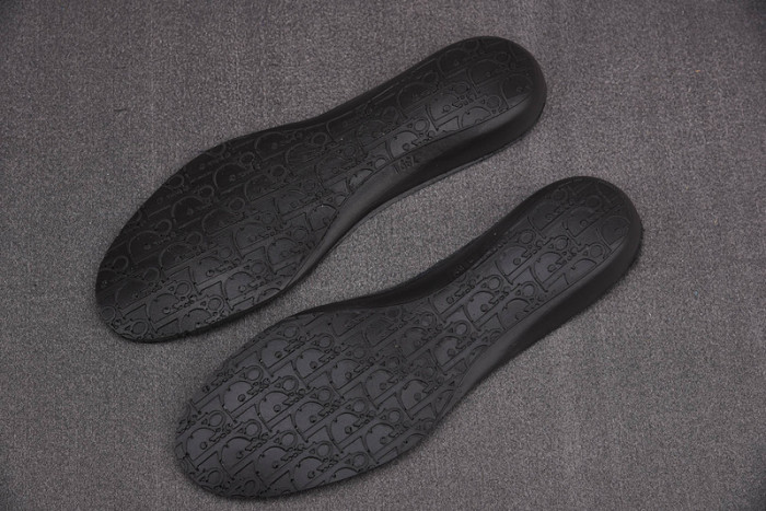 d10r b28  oblique high top sneaker