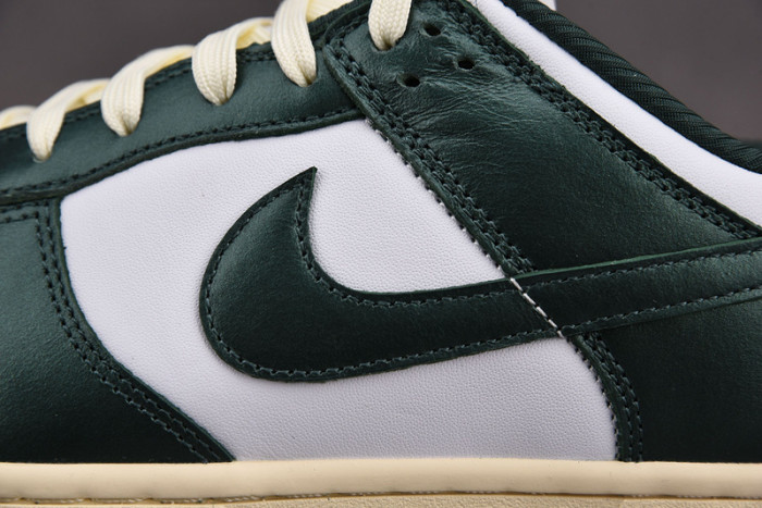 nike dunk low vintage green- dq8580-100