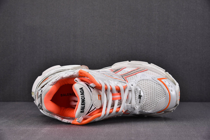 Ba*len*cia*ga -runner