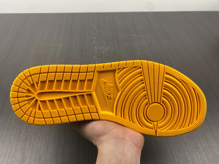 air jordan 1 high og "yellow toe" 555088-711