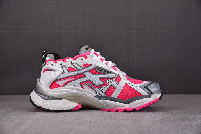 Ba*len*cia*ga -runner