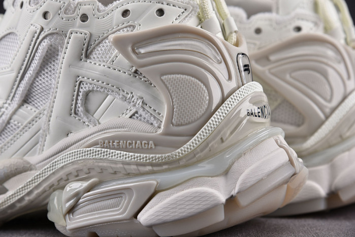 Ba*len*cia*ga -runner