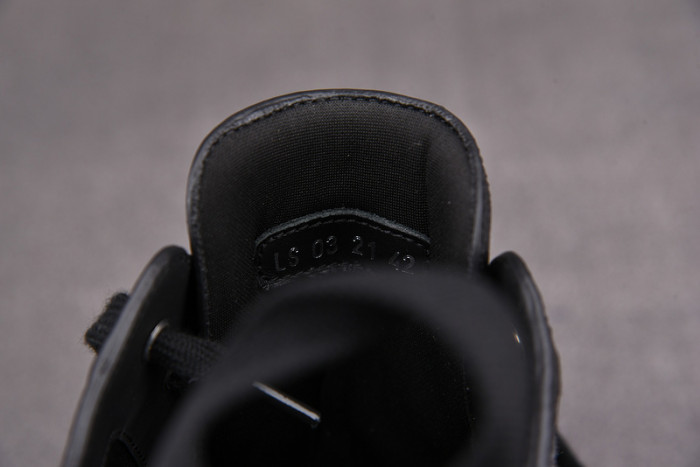 d10r b28  oblique low top sneaker