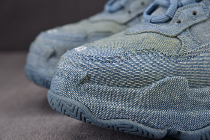 blcg sneaker triple.s.