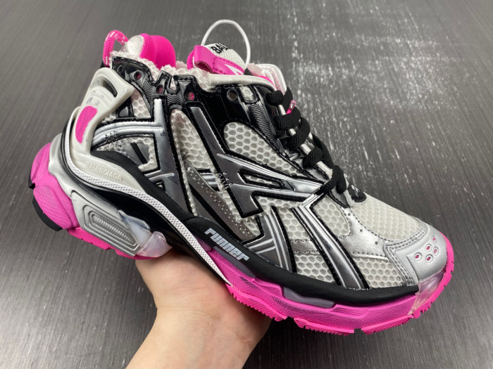 Ba*len*cia*ga -runner