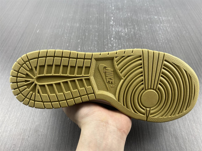 nike dunk low essential paisley pack barley  dh4401-104