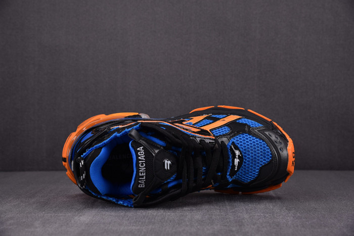 Ba*len*cia*ga -runner