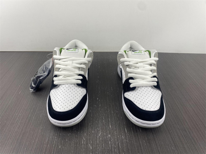 nike sb dunk low chlorophyll - bq6817-011