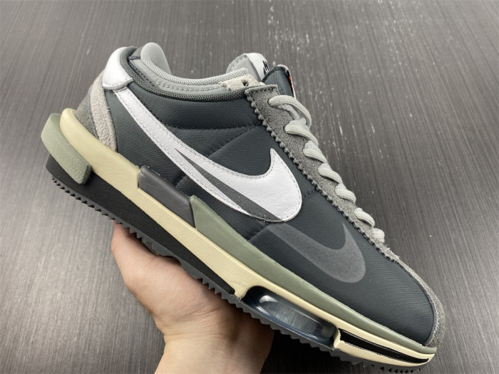 sacai x nike zoom cortez 4.0 dark grey white green dq0581-001