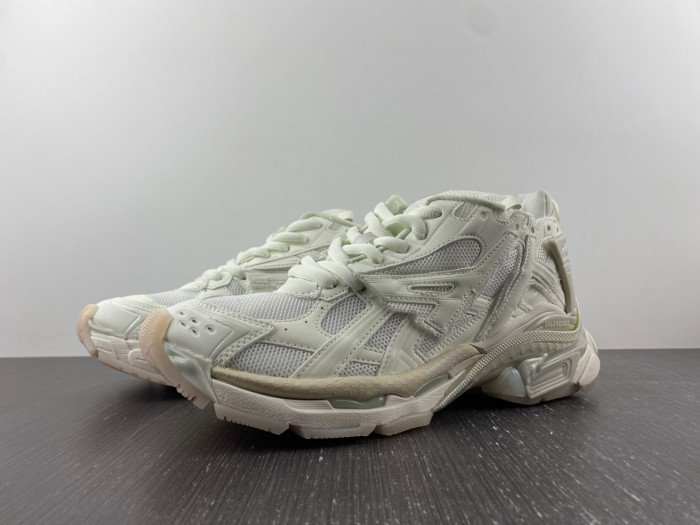 Ba*len*cia*ga -runner