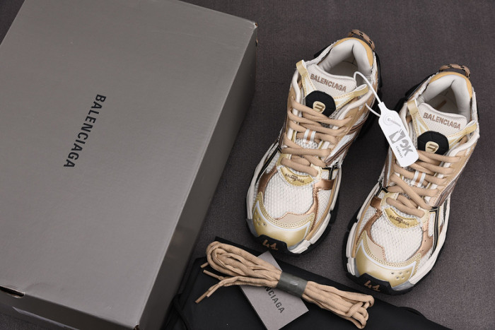 Ba*len*cia*ga -runner