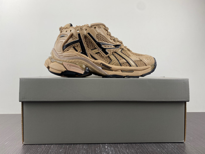 Ba*len*cia*ga -runner