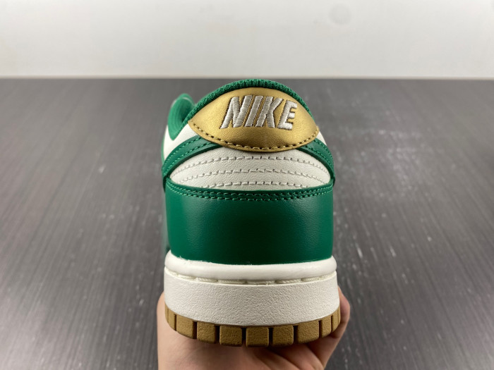 nike  dunk low "green and gold" fb7173-131