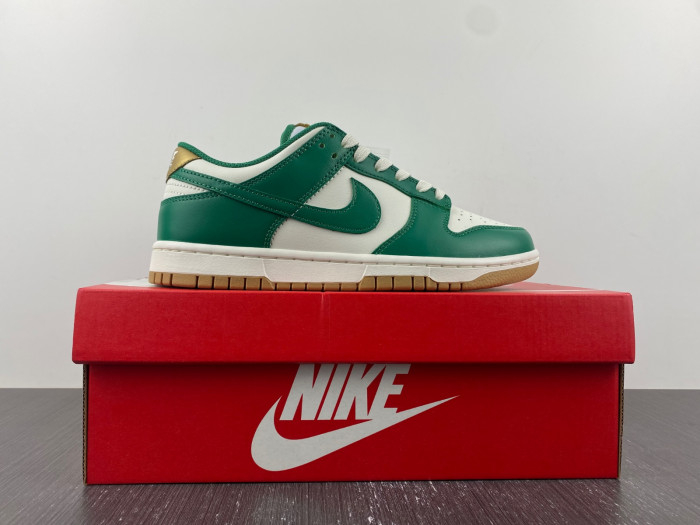 nike  dunk low "green and gold" fb7173-131