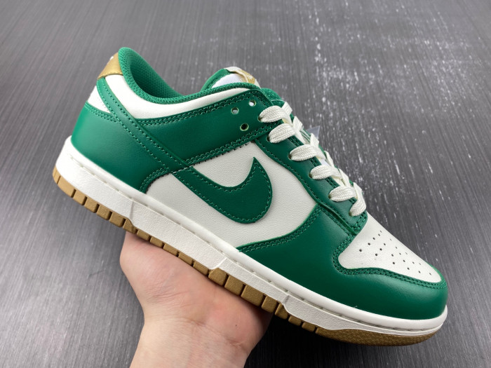 nike  dunk low "green and gold" fb7173-131
