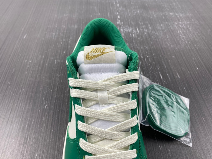 nike  dunk low "green and gold" fb7173-131