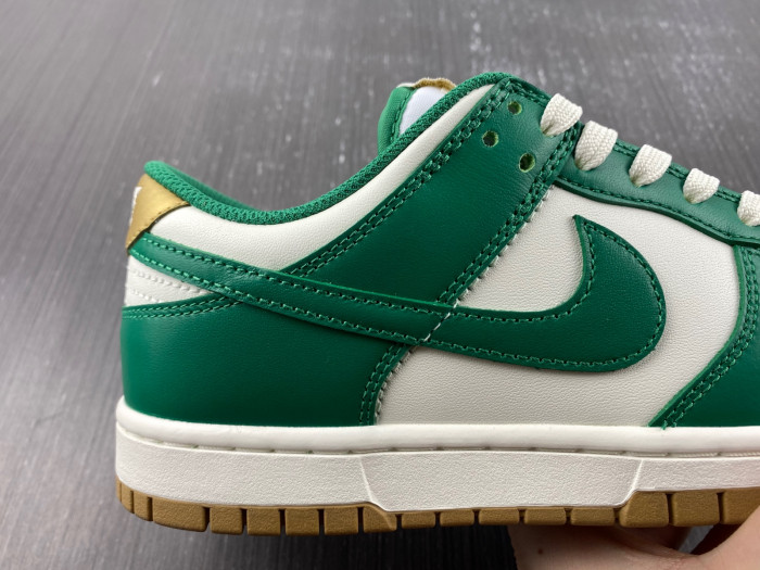 nike  dunk low "green and gold" fb7173-131