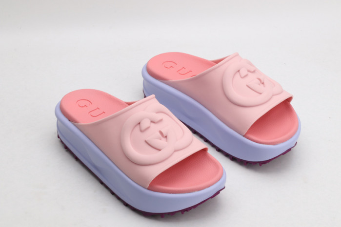 G*u*i slippers