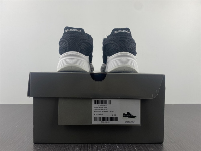 Ba*len*cia*ga -phantom sneakers