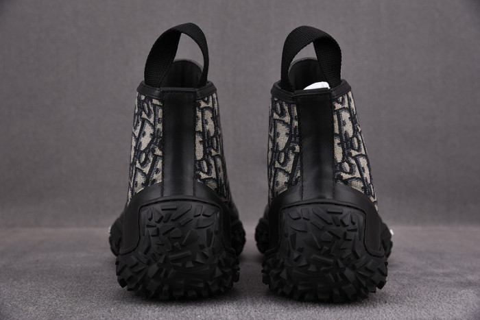 d10r b28  oblique high top sneaker