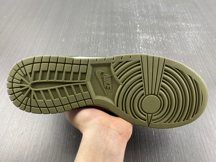 nike dunk low medium olive  - dd1503-120