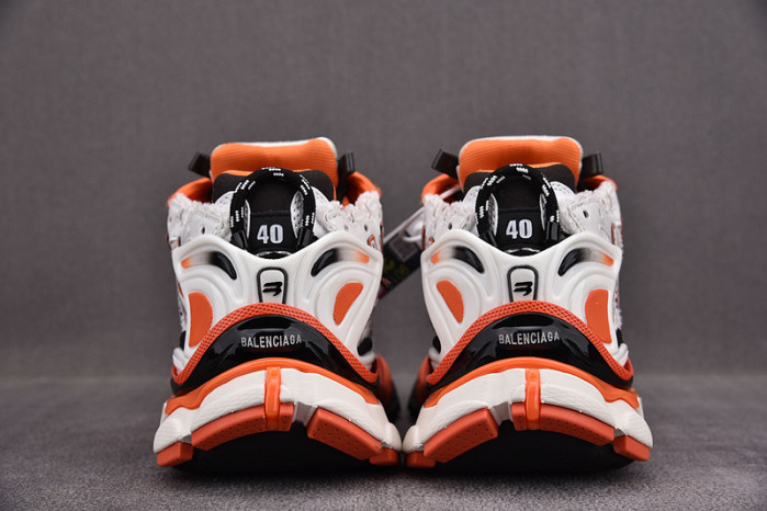 Ba*len*cia*ga -runner