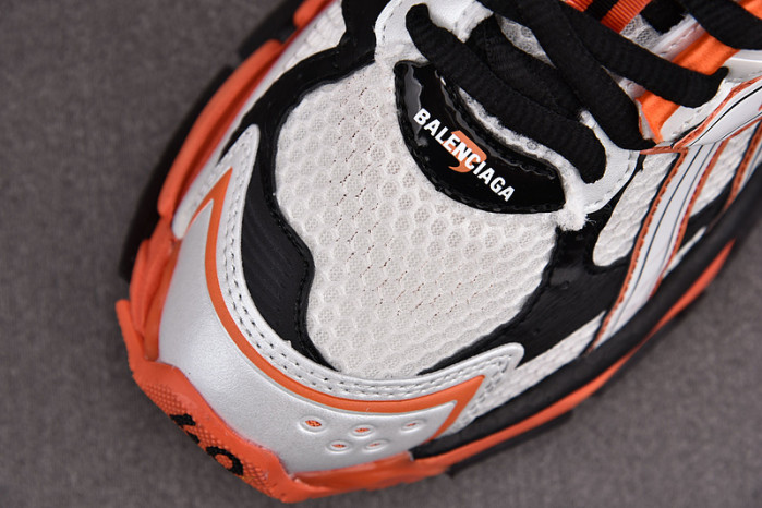 Ba*len*cia*ga -runner