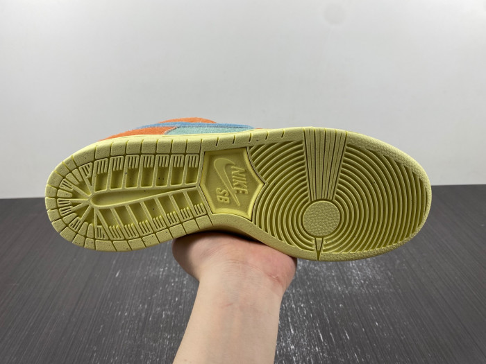 nike sb dunk low "noise aqua" dv5429-800