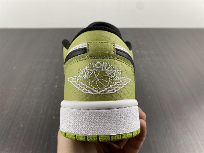 air jordan 1 low "vivid green snakeskin" dx4446-301