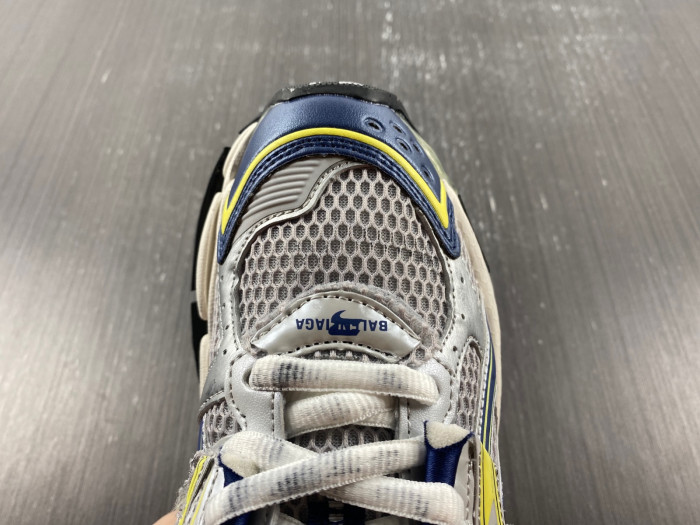 Ba*len*cia*ga -runner