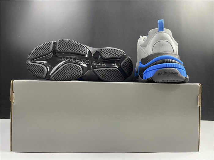 blcg sneaker triple.s.