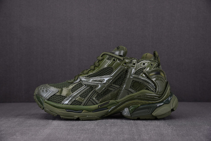 Ba*len*cia*ga -runner