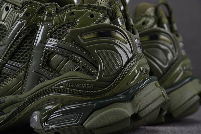 Ba*len*cia*ga -runner