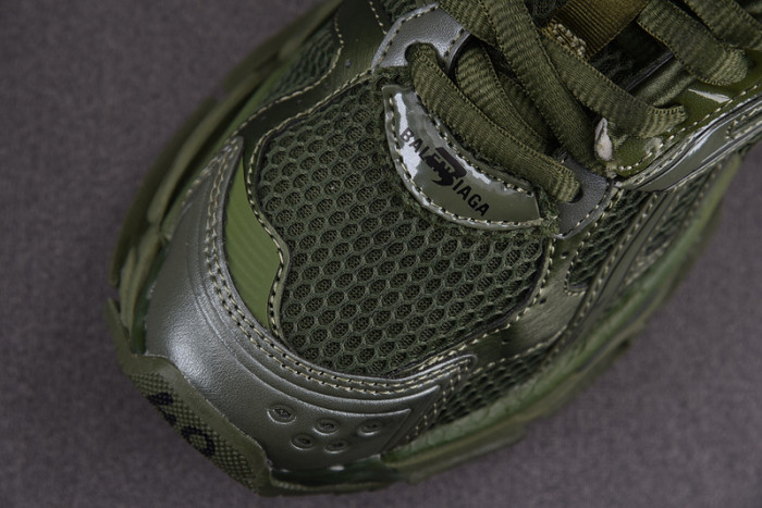 Ba*len*cia*ga -runner