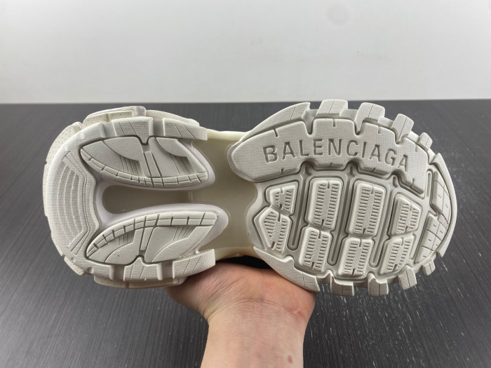 Ba*len*cia*ga track 3.0