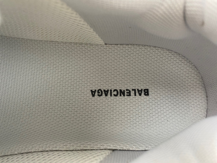 Ba*len*cia*ga triple s