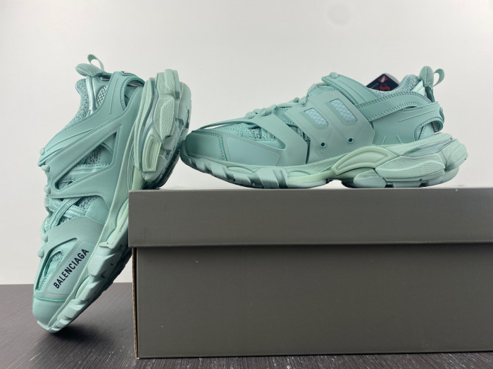 Ba*len*cia*ga track 3.0