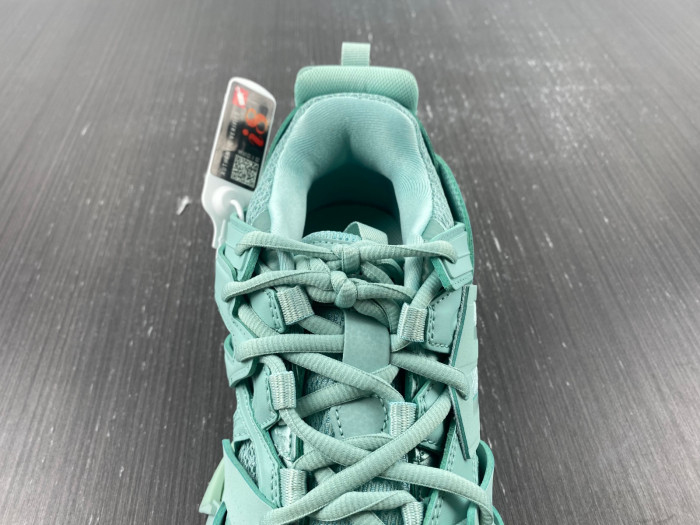 Ba*len*cia*ga track 3.0